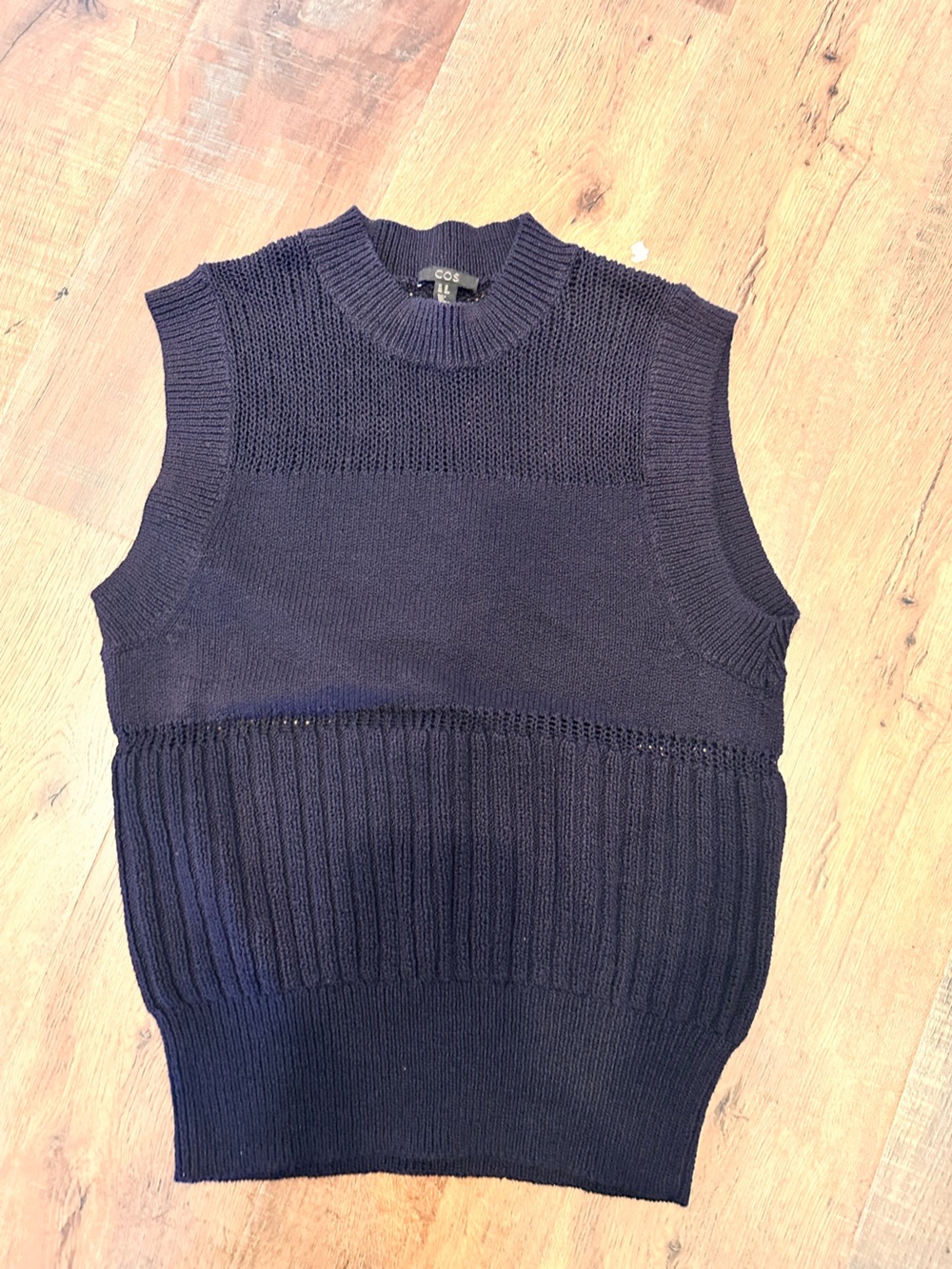 COS womens Navy Knit Sleeveless Sweater Vest size XS 100% cotton